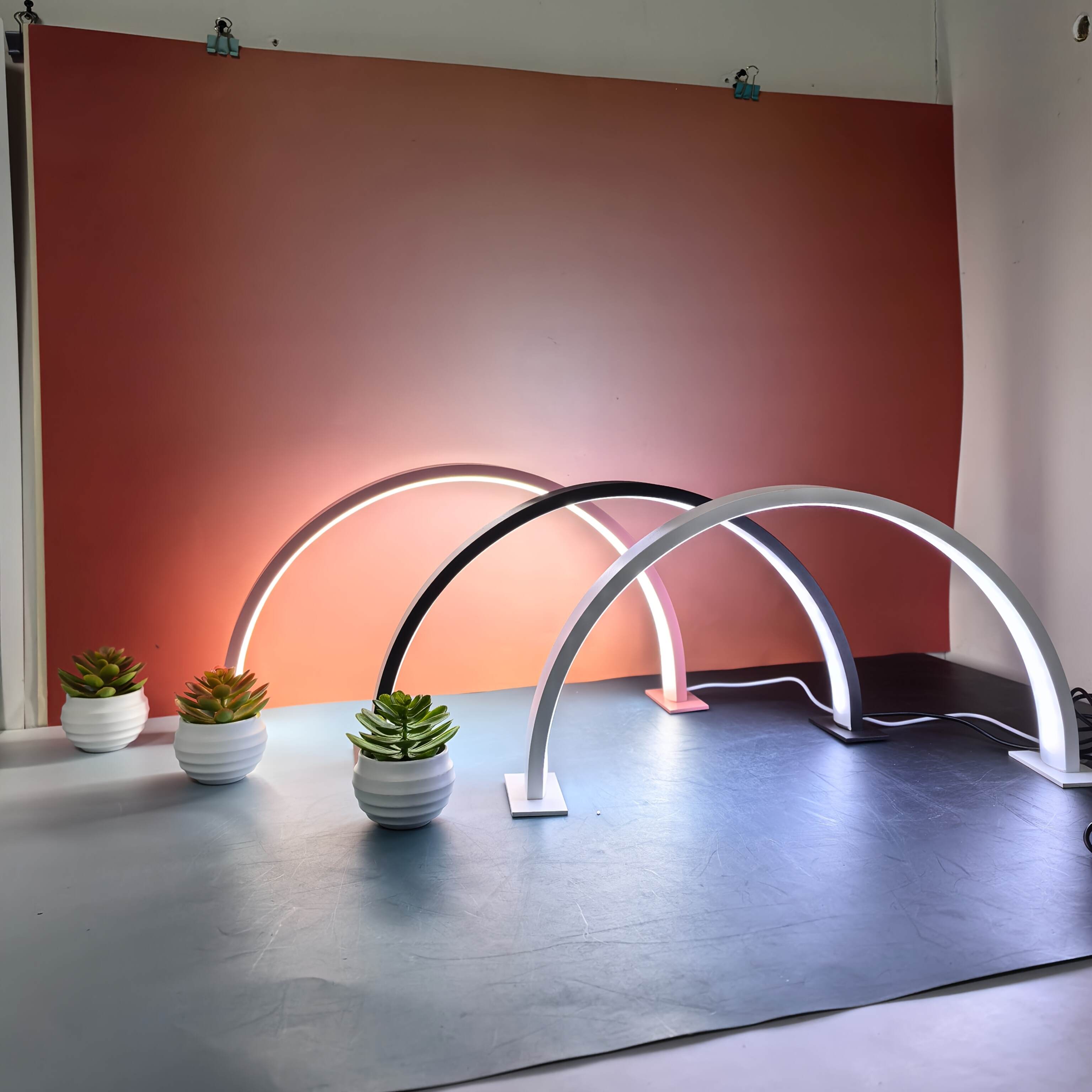 Adjustable LED Half-Moon Lamp, USB Powered, Three-Color Dimmable, Button Control, Arch-Shaped Desk Lamp, Suitable for Nail Salons, Eyelash Extensions And Craft Lighting