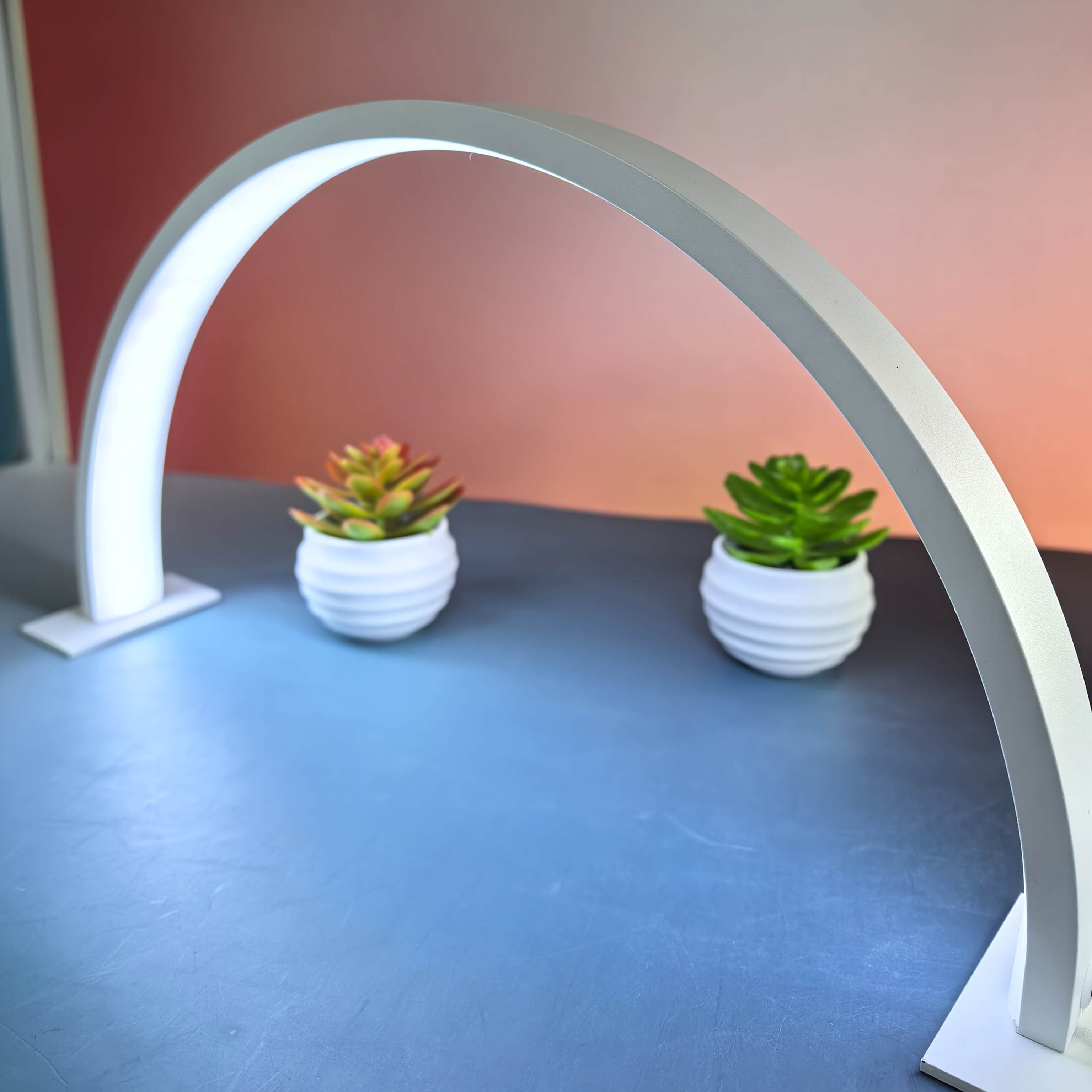 Adjustable LED Half-Moon Lamp, USB Powered, Three-Color Dimmable, Button Control, Arch-Shaped Desk Lamp, Suitable for Nail Salons, Eyelash Extensions And Craft Lighting
